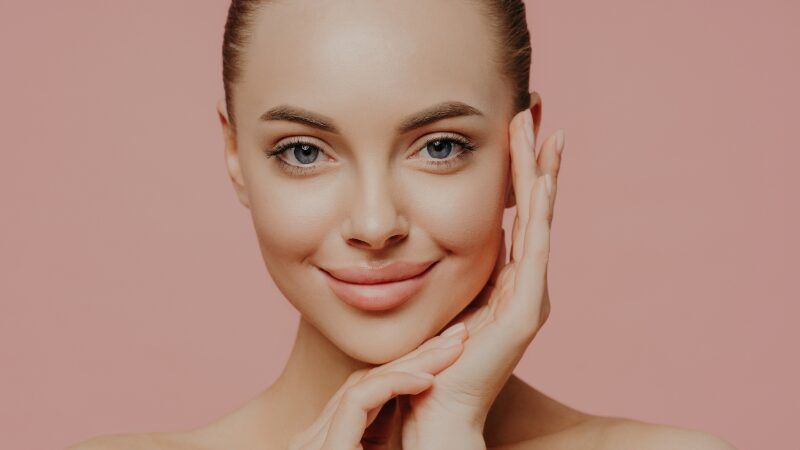 乾燥やくすみから肌を守り、美肌へ育てるイメージ画像