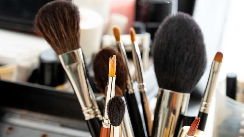 プロのメイクアップアーティストのメイクボックスのイメージ