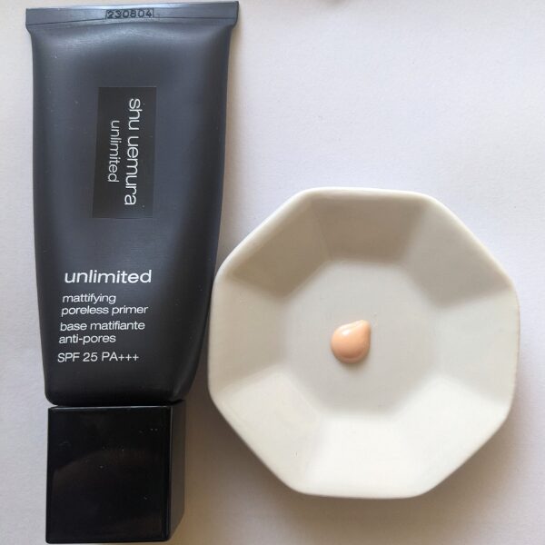 シュウ ウエムラ「アンリミテッド マティファイング ポアレス プライマー」の現品（私物）とテクスチャー画像