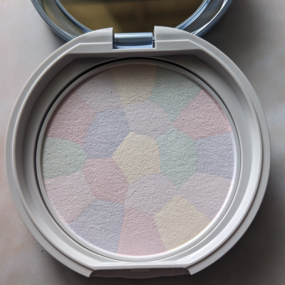 キャンメイク「イルミネイティングフィニッシュパウダー ～Abloom～ 01」の私物画像