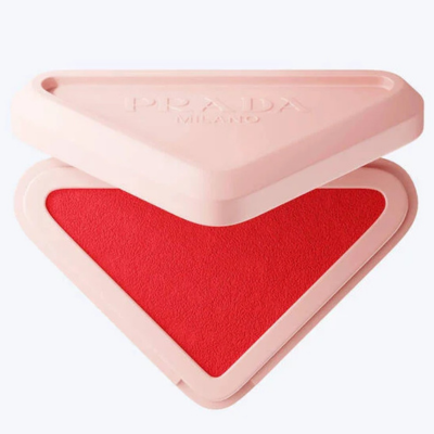 PRADA BEAUTY「プラダ タッチ R68 CHERRY」の公式サイト引用画像